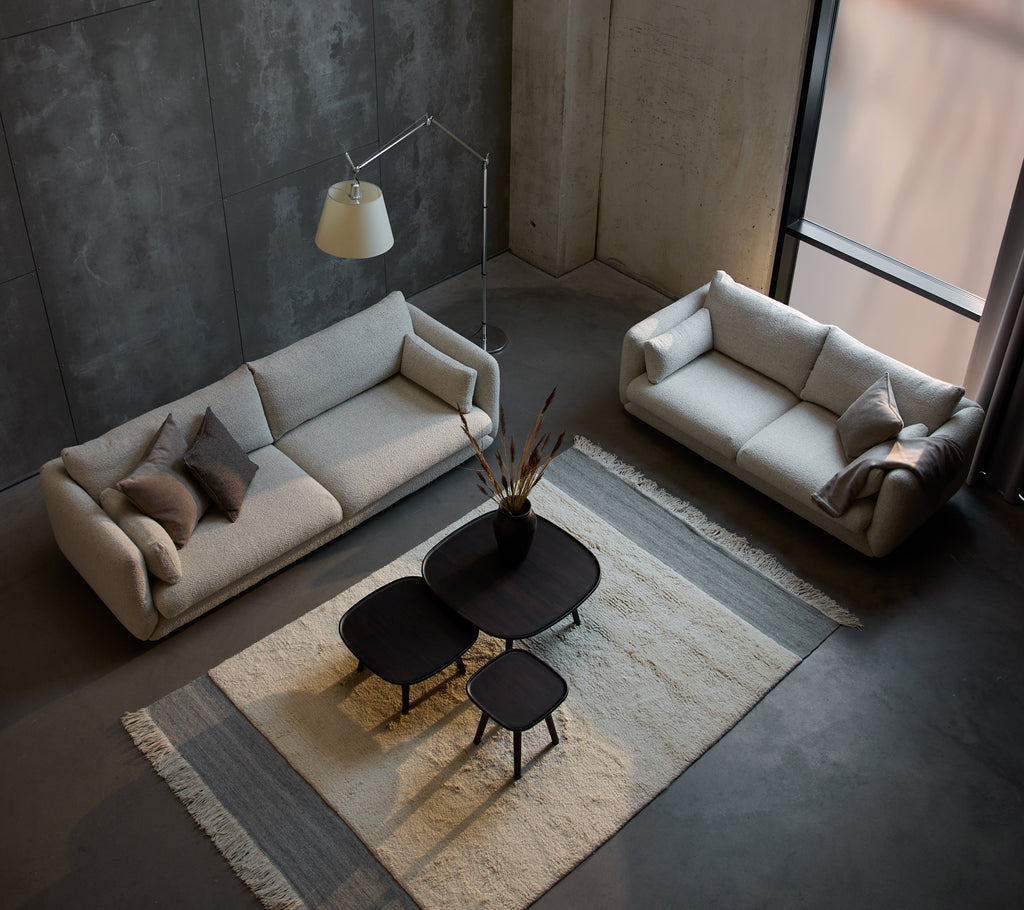 Bloom 2-seater sofa w/plinth