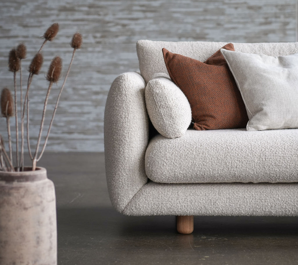 Bloom 2-seater sofa w/teak legs