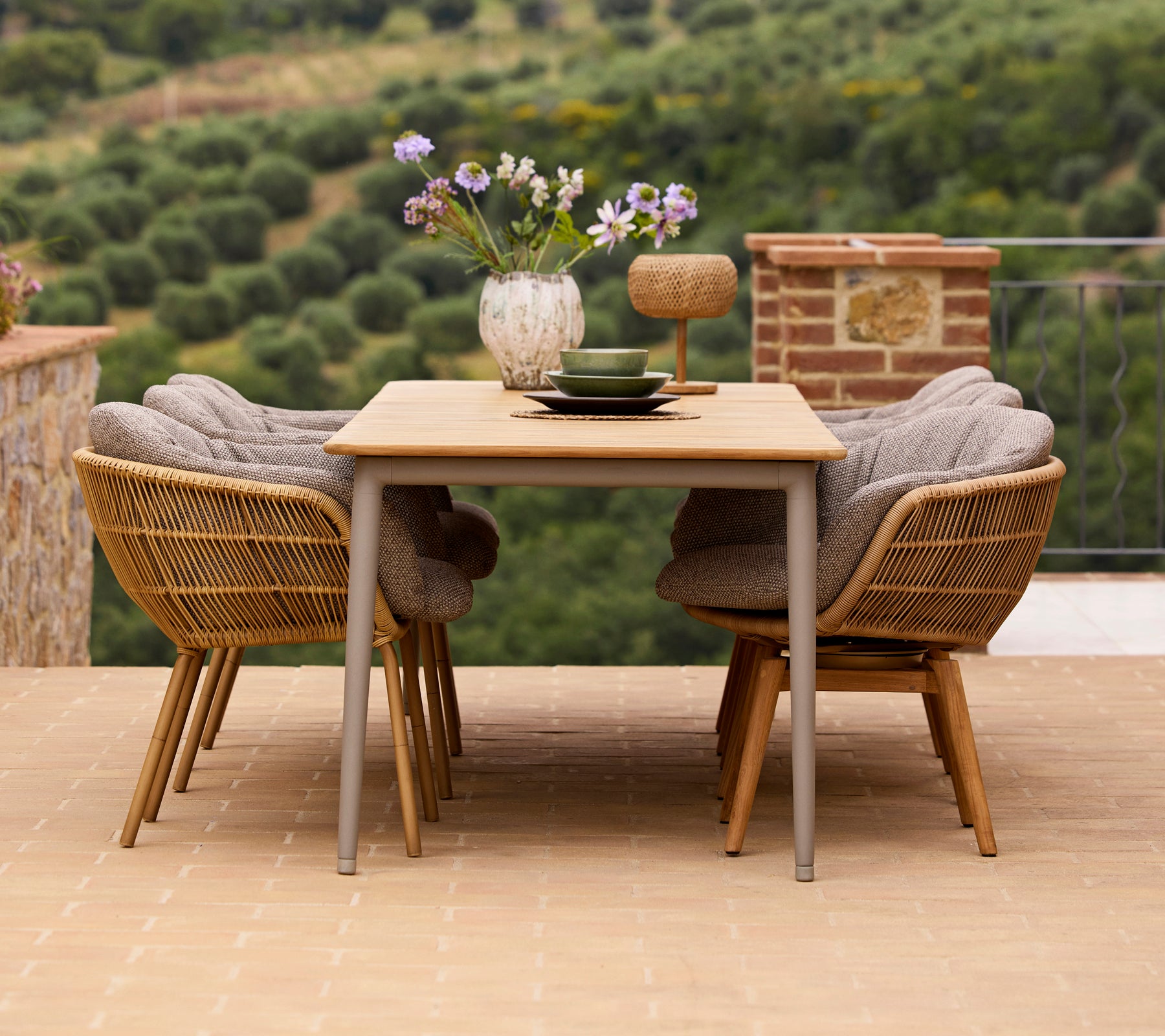 Stay chair w/teak swivel